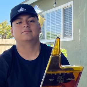 Meet your Posher, Alejandro